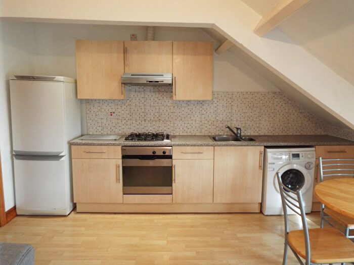 2 Bedroom Flat To Rent In Newport Road, Cardiff, CF24