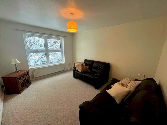 1 Bedroom Apartment To Rent In By The Mount, Welwyn Garden City, AL7