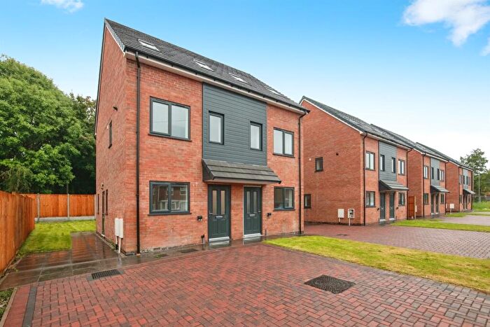 3 Bedroom Semi-Detached House For Sale In Spring Street, Tipton, DY4