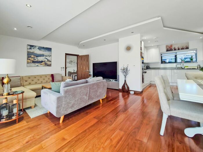 2 Bedroom Flat To Rent In 423 Barking Road, London E13