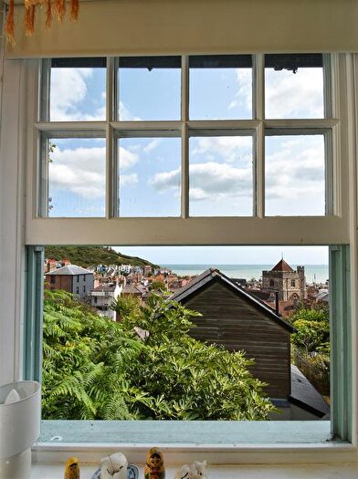 2 Bedroom Detached House To Rent In Church Passage, Hastings, TN34
