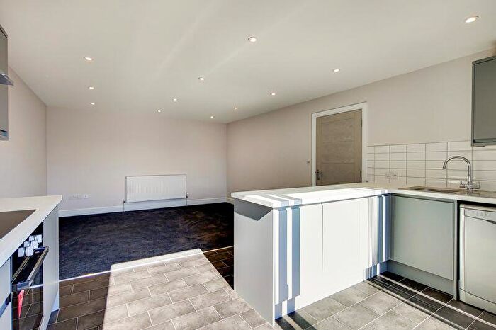 2 Bedroom Flat To Rent In Broadway, Stratford, E15