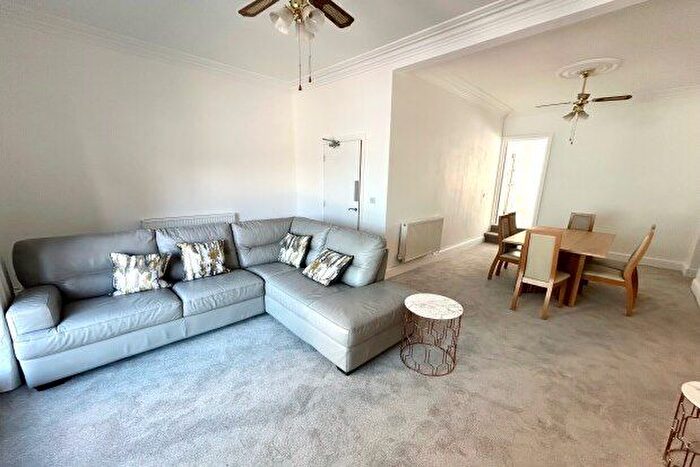 2 Bedroom Flat To Rent In Bute Street, Cardiff, CF10