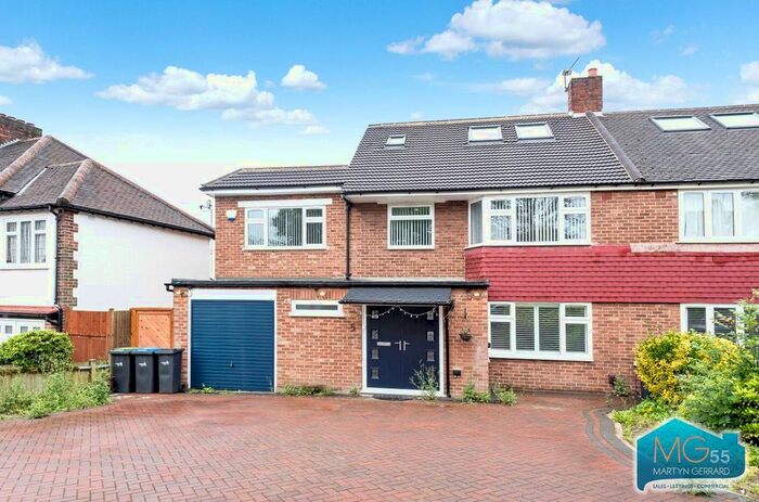 5 Bedroom Semi-Detached House To Rent In Chandos Avenue, London, N14