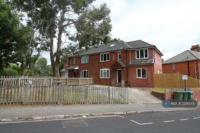 6 Bedroom Semi-Detached House To Rent In Harefield Road, Southampton, SO17