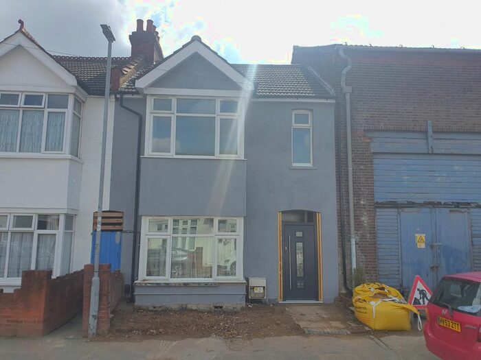 Studio To Rent In Lincoln Road, Luton, LU4