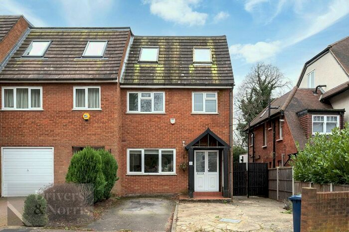 5 Bedroom End Of Terrace House To Rent In Priory Close, Finchley, London, N3