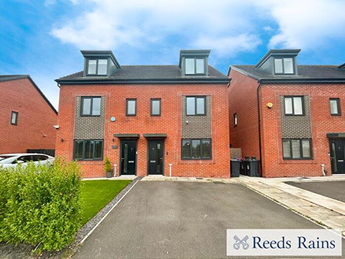 3 Bedroom Semi-Detached House For Sale In Riverside Way, Salford, Greater Manchester, M6