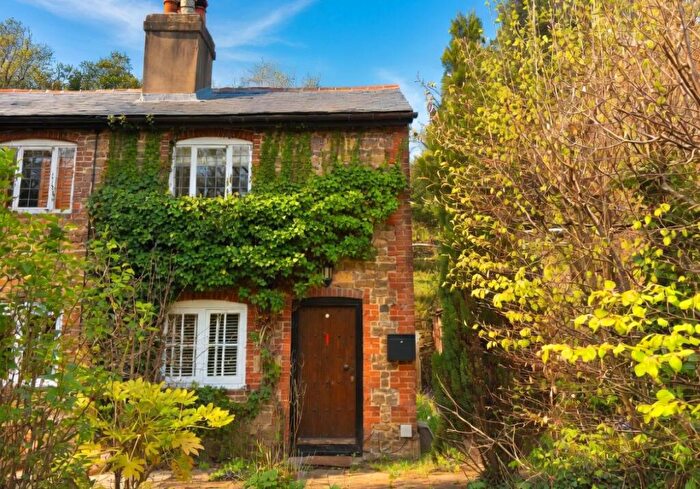 2 Bedroom End Of Terrace House For Sale In Brighton Road, Godalming, Surrey, GU7