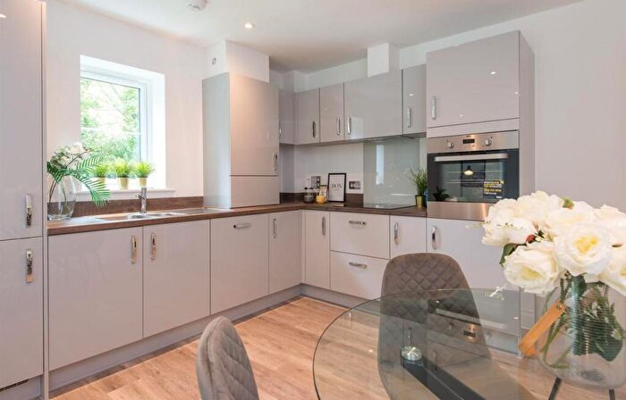 2 Bedroom Flat To Rent In Linksfield Road, Westgate-On-Sea, Kent, CT8