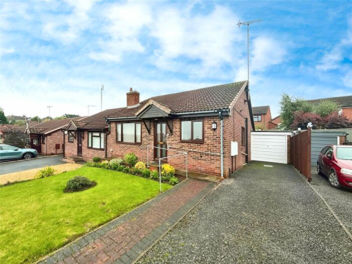 2 Bedroom Bungalow To Rent In Pennine Way, Swadlincote, Derbyshire, DE11
