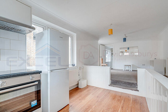 1 Bedroom Apartment To Rent In Loveridge Mews, West Hampstead, London, NW6