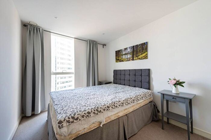 1 Bedroom Flat To Rent In Saffron Central Square, Croydon, CR0