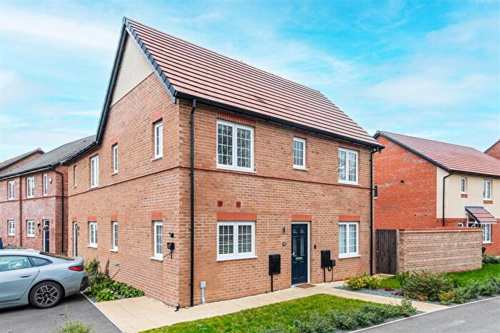 3 Bedroom Semi-Detached House For Sale In Steeplechase Way, Market Harborough, LE16
