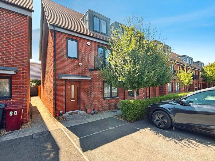 3 Bedroom End Of Terrace House For Sale In Tidman Road, Reading, Berkshire, RG2