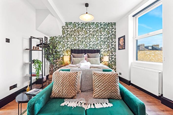 Studio To Rent In Wightman Road, Hornsey London, N8