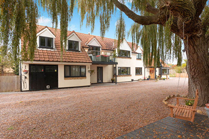 5 Bedroom Detached House For Sale In Hardwater Road Great Doddington Wellingborough, Northamptonshire, NN29