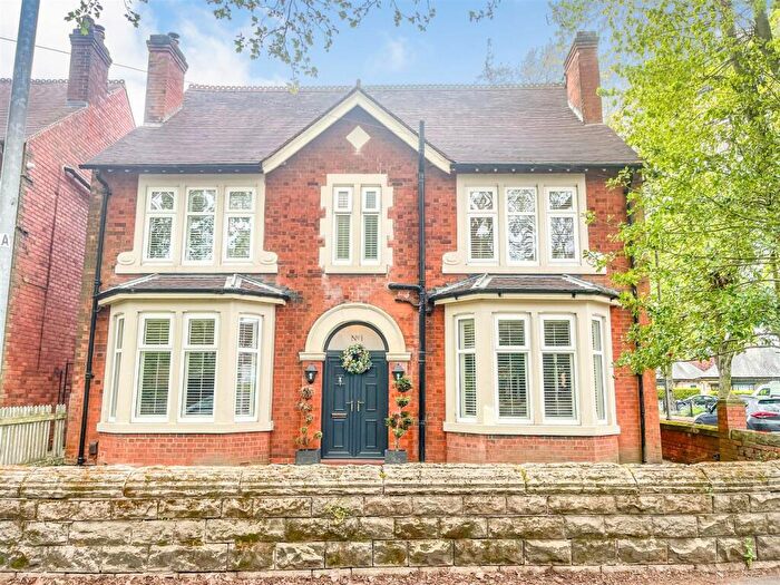 4 Bedroom Detached House For Sale In High Oakham Road, Mansfield, NG18