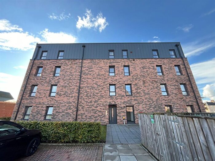 2 Bedroom Flat To Rent In Kestrel Way, Perth, PH1