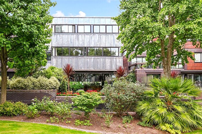 2 Bedroom Maisonette For Sale In Grosvenor Road, London, SW1V