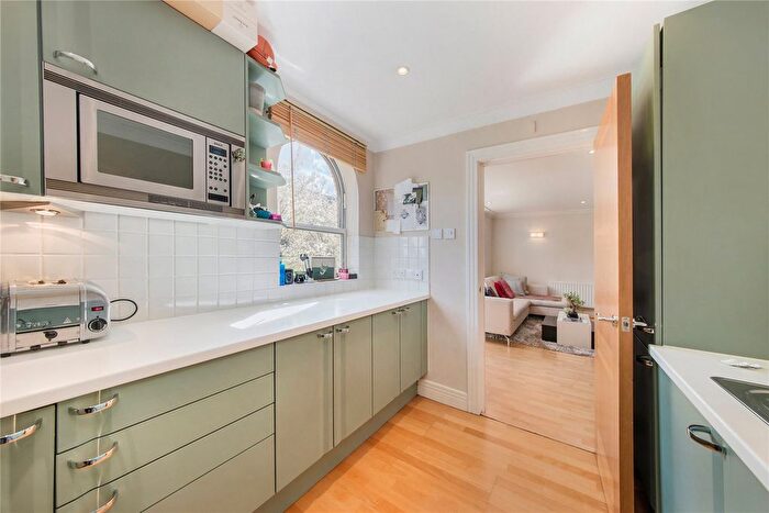 1 Bedroom Flat To Rent In Oriel Drive, London, SW13