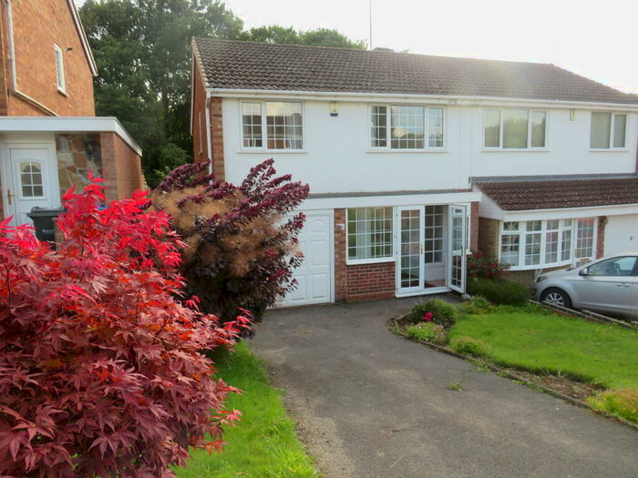3 Bedroom House To Rent In Farlands Grove, Birmingham, B43