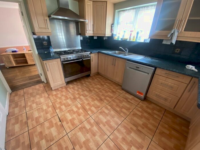 6 Bedroom Semi-Detached House To Rent In Oaks Road, Staines-Upon-Thames, Surrey, TW19