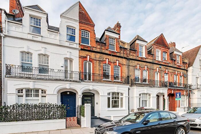 3 Bedroom Flat For Sale In Fulham Park Gardens, London, SW6