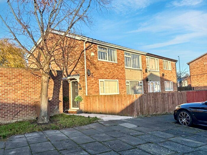 2 Bedroom Flat For Sale In Ashburn Road, Hadrian Park, Wallsend, Tyne And Wear, NE28