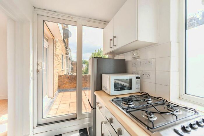 1 Bedroom Flat To Rent In Crookham Road, Parsons Green, London, SW6