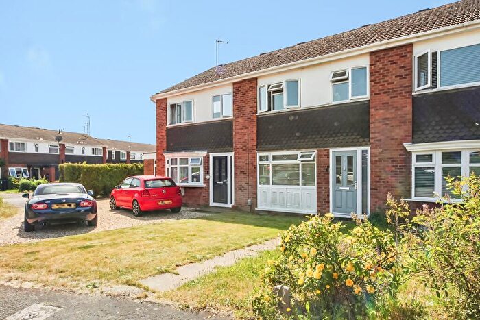 3 Bedroom Terraced House For Sale In Lacell Close, Warwick, CV34
