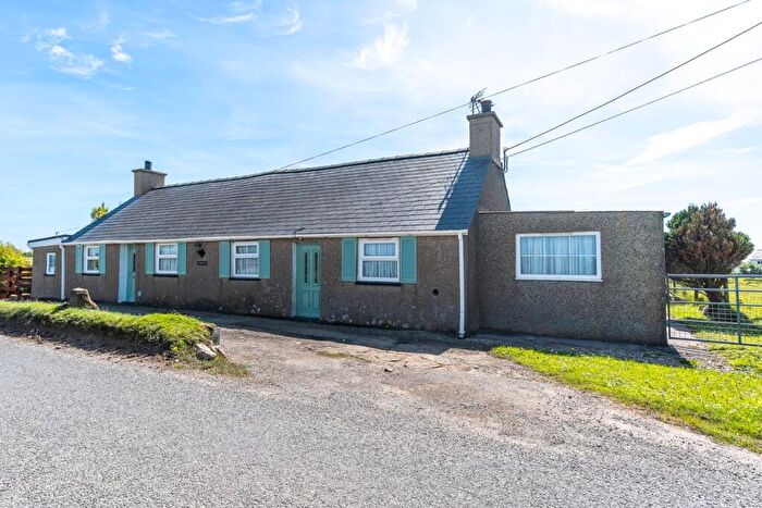 3 Bedroom Detached House For Sale In Rhoshirwaun, Pwllheli, LL53
