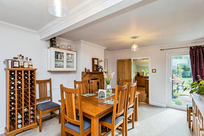 5 Bedroom Detached House For Sale In Faygate Lane, Horsham, RH12