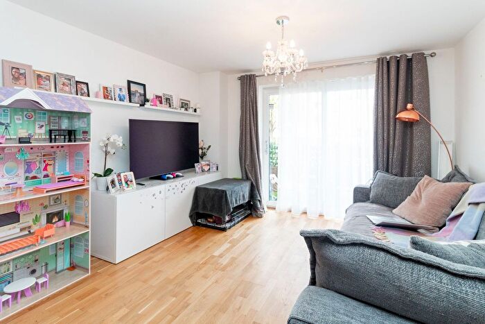 1 Bedroom Flat For Sale In Gemini Court, Zodiac Close, HA8