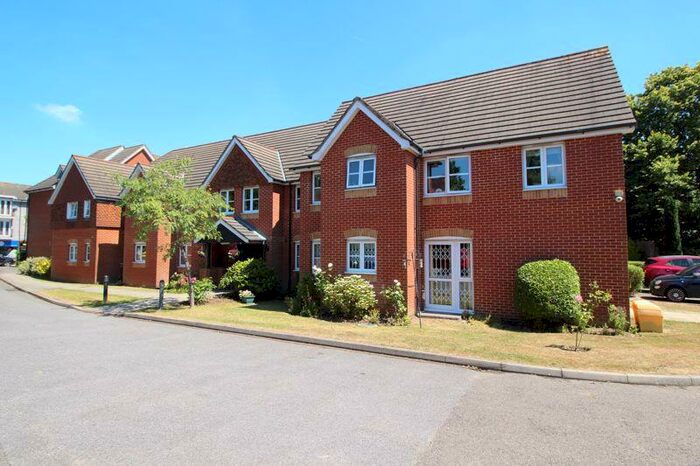 1 Bedroom Retirement Property To Rent In Hillcroft Court, Caterham On The Hill, CR3