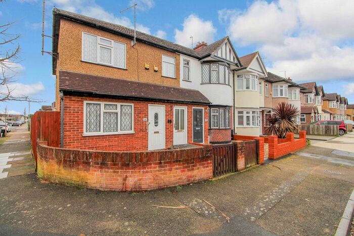 1 Bedroom Maisonette To Rent In Hatherleigh Road, Ruislip Manor, Ruislip HA4