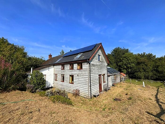 4 Bedroom Detached House For Sale In Pant-Y-Dwr, LD6