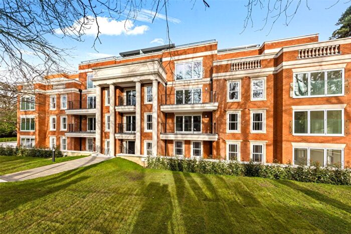 3 Bedroom Penthouse For Sale In Gower Road, Weybridge, Surrey, KT13