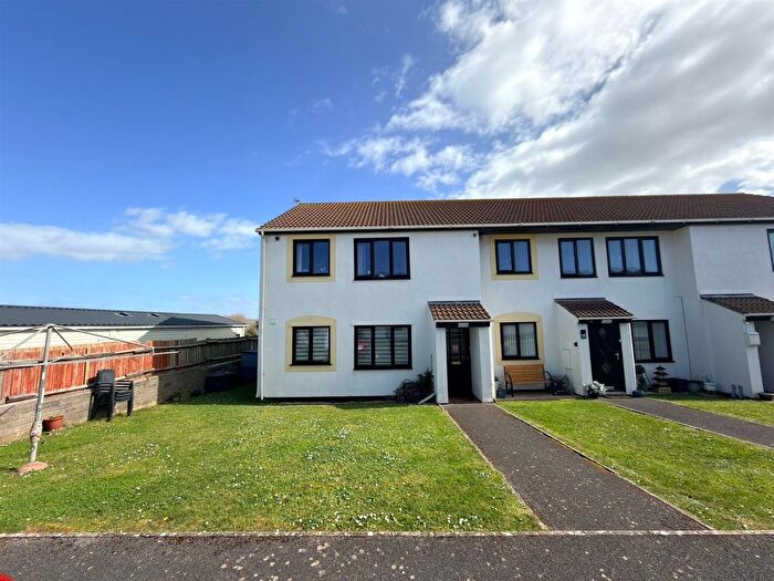 2 Bedroom Flat For Sale In South Road, Brean, TA8