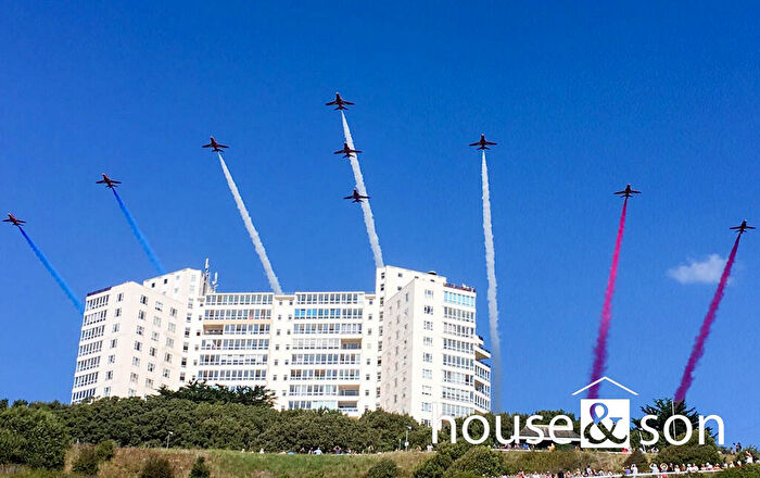 1 Bedroom Apartment For Sale In Albany, Manor Road, East Cliff, Bournemouth, BH1