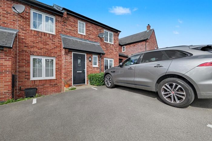 3 Bedroom End Of Terrace House For Sale In Centenary Close, Market Harborough, LE16