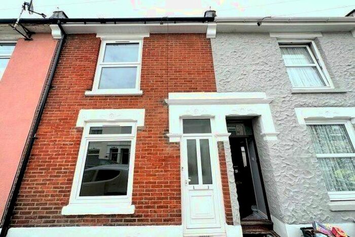2 Bedroom Property To Rent In Station Road, Portsmouth, PO3