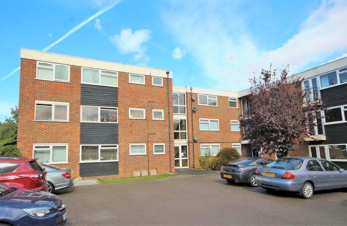1 Bedroom Flat To Rent In Hutton Road, Shenfield, Brentwood, CM15