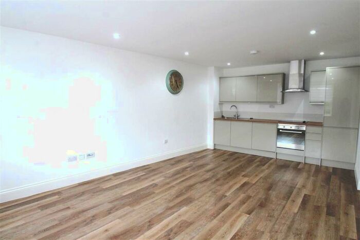 2 Bedroom Apartment To Rent In Buckingham Street, Aylesbury, HP20