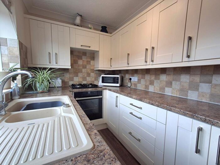 2 Bedroom Apartment To Rent In Bourne View Close, Southbourne, PO10