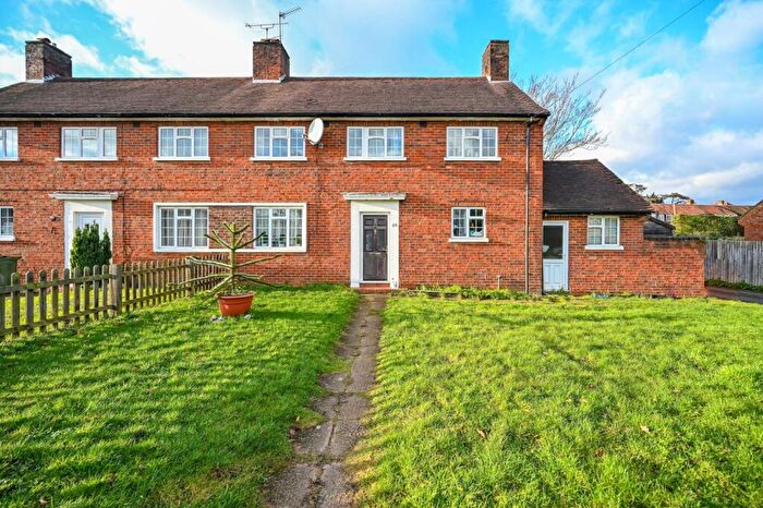 3 Bedroom Semi-Detached House To Rent In Coltsfoot Drive, Burpham, Guildford, GU1