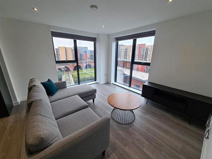 2 Bedroom Flat To Rent In Woden Street, Salford, M5