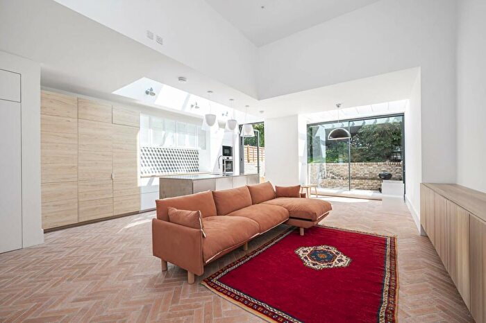 4 Bedroom Detached House To Rent In Glasslyn Road, Crouch End, London, N8