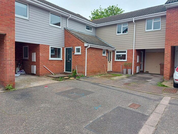 3 Bedroom Terraced House To Rent In Barn Green, Chelmsford, CM1