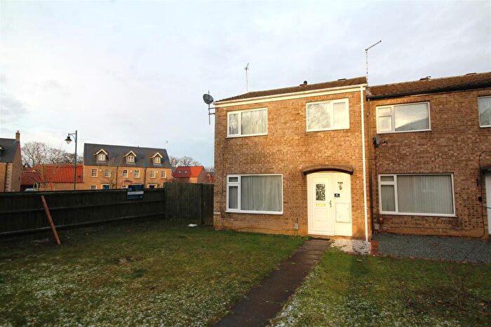 3 Bedroom End Of Terrace House For Sale In Deerleap, South Bretton, Peterborough, PE3